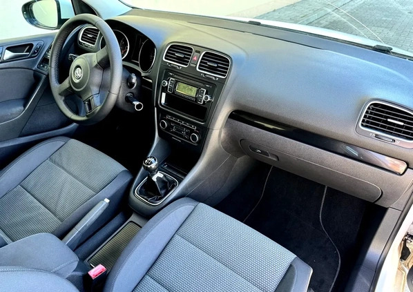 Volkswagen Golf cena 25900 przebieg: 127000, rok produkcji 2012 z Biała małe 667